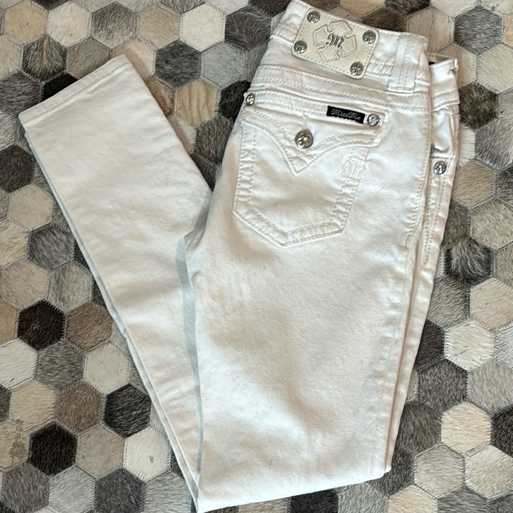 Miss Me size 28 white skinny jeans